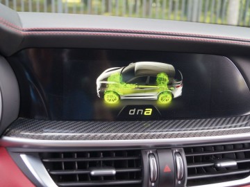 Alfa Romeo Stelvio QV 2,9 V6 Bi-Turbo AT8 510 KM &ndash; Bezkompromisowy