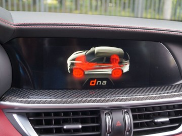 Alfa Romeo Stelvio QV 2,9 V6 Bi-Turbo AT8 510 KM &ndash; Bezkompromisowy
