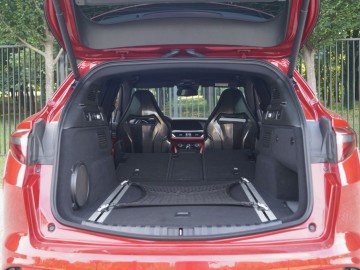 Alfa Romeo Stelvio QV 2,9 V6 Bi-Turbo AT8 510 KM &ndash; Bezkompromisowy