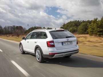 Skoda Octavia Scout 2,0 TSI 190 KM 4x4 DSG7 - Alternatywa