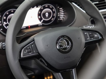 Skoda Octavia Scout 2,0 TSI 190 KM 4x4 DSG7 - Alternatywa