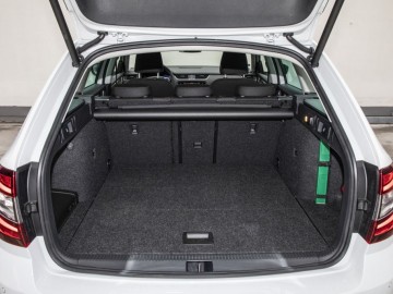 Skoda Octavia Scout 2,0 TSI 190 KM 4x4 DSG7 - Alternatywa
