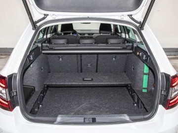 Skoda Octavia Scout 2,0 TSI 190 KM 4x4 DSG7 - Alternatywa