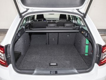 Skoda Octavia Scout 2,0 TSI 190 KM 4x4 DSG7 - Alternatywa