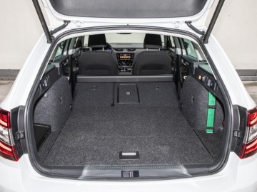 Skoda Octavia Scout 2,0 TSI 190 KM 4x4 DSG7 - Alternatywa
