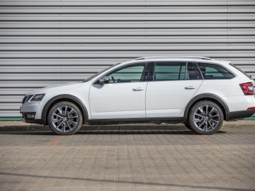 Skoda Octavia Scout 2,0 TSI 190 KM 4x4 DSG7 - Alternatywa