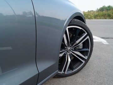 Volvo S60 T5 2,0 R-Design 250 KM 8AT &ndash; ,,Światowiec&rdquo;
