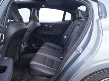 Volvo S60 T5 2,0 R-Design 250 KM 8AT &ndash; ,,Światowiec&rdquo;