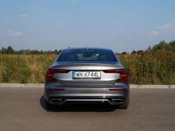 Volvo S60 T5 2,0 R-Design 250 KM 8AT &ndash; ,,Światowiec&rdquo;