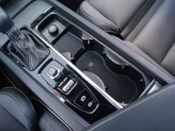 Volvo S60 T5 2,0 R-Design 250 KM 8AT &ndash; ,,Światowiec&rdquo;