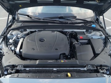Volvo S60 T5 2,0 R-Design 250 KM 8AT &ndash; ,,Światowiec&rdquo;