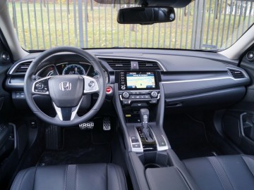 Honda Civic sedan 4d 1,5 i-VTEC 182 KM CVT &ndash; Nowa jakość