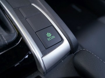 Honda Civic sedan 4d 1,5 i-VTEC 182 KM CVT &ndash; Nowa jakość