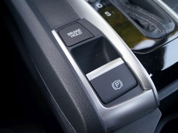 Honda Civic sedan 4d 1,5 i-VTEC 182 KM CVT &ndash; Nowa jakość