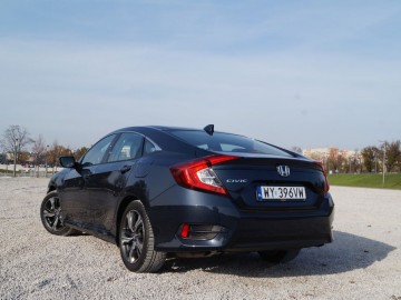 Honda Civic sedan 4d 1,5 i-VTEC 182 KM CVT &ndash; Nowa jakość