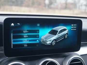 Mercedes Benz GLC 200 4Matic (X253)&nbsp;197 KM DCT8 Mild Hybrid &ndash; Kierunek przyszłości?