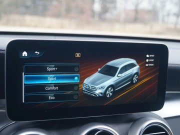 Mercedes Benz GLC 200 4Matic (X253)&nbsp;197 KM DCT8 Mild Hybrid &ndash; Kierunek przyszłości?