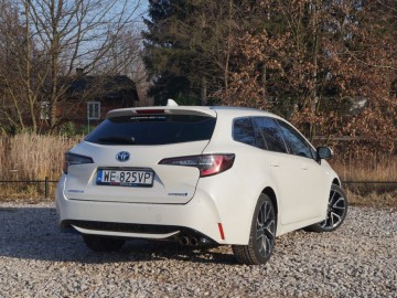 Toyota Corolla TS Kombi Executive 2,0 Hybrid Dynamic Force 184 KM e-CVT &ndash; W nowym kierunku