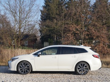 Toyota Corolla TS Kombi Executive 2,0 Hybrid Dynamic Force 184 KM e-CVT &ndash; W nowym kierunku
