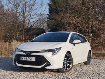 Toyota Corolla TS Kombi Executive 2,0 Hybrid Dynamic Force 184 KM e-CVT &ndash; W nowym kierunku