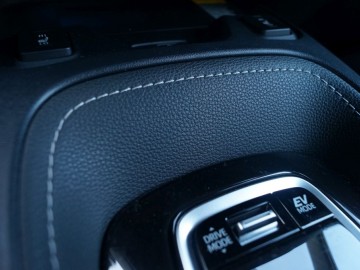 Toyota Corolla TS Kombi Executive 2,0 Hybrid Dynamic Force 184 KM e-CVT &ndash; W nowym kierunku