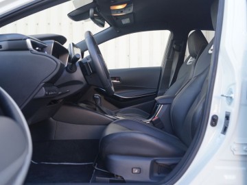 Toyota Corolla TS Kombi Executive 2,0 Hybrid Dynamic Force 184 KM e-CVT &ndash; W nowym kierunku