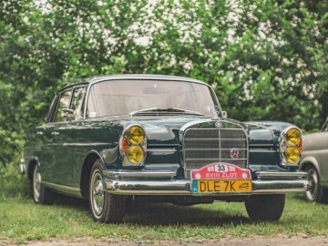Klasyczne Mercedesy w Janowie Podlaskim