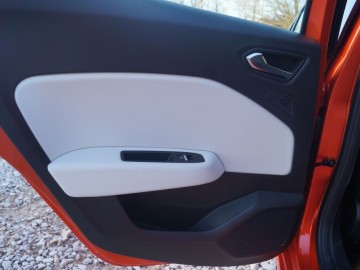 Renault Clio 1,3 TCe RS-Line 130 KM 7DCT &ndash; Fancuski mieszczuch