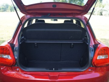 Suzuki Swift 1,2 DualJet SHVS 83 KM 5 MT - Urokliwy