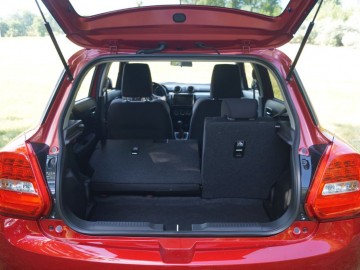 Suzuki Swift 1,2 DualJet SHVS 83 KM 5 MT - Urokliwy