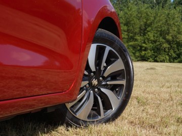Suzuki Swift 1,2 DualJet SHVS 83 KM 5 MT - Urokliwy