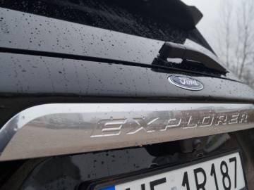 Ford Explorer 3,0 V6 457 KM 10 AT &ndash; Monument na kołach