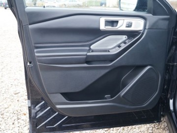 Ford Explorer 3,0 V6 457 KM 10 AT &ndash; Monument na kołach