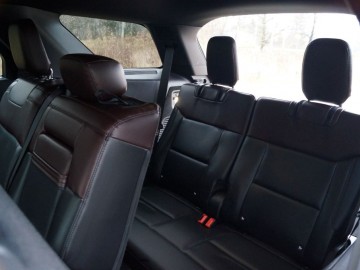 Ford Explorer 3,0 V6 457 KM 10 AT &ndash; Monument na kołach