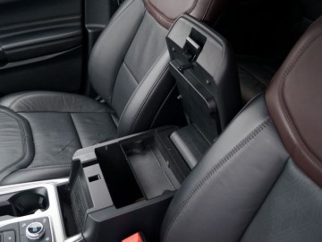 Ford Explorer 3,0 V6 457 KM 10 AT &ndash; Monument na kołach
