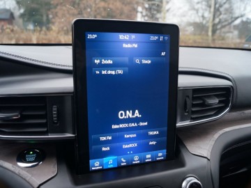 Ford Explorer 3,0 V6 457 KM 10 AT &ndash; Monument na kołach