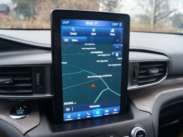 Ford Explorer 3,0 V6 457 KM 10 AT &ndash; Monument na kołach