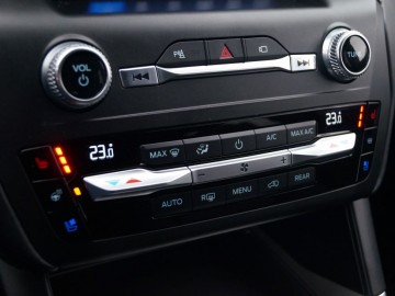 Ford Explorer 3,0 V6 457 KM 10 AT &ndash; Monument na kołach