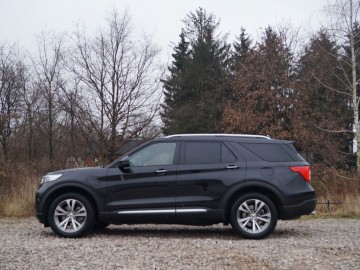 Ford Explorer 3,0 V6 457 KM 10 AT &ndash; Monument na kołach
