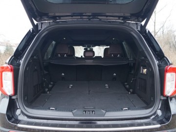 Ford Explorer 3,0 V6 457 KM 10 AT &ndash; Monument na kołach