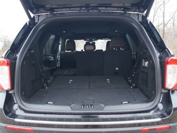 Ford Explorer 3,0 V6 457 KM 10 AT &ndash; Monument na kołach