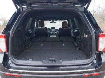 Ford Explorer 3,0 V6 457 KM 10 AT &ndash; Monument na kołach