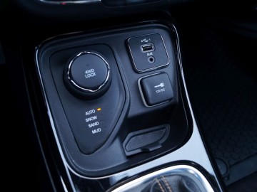 Jeep Compass 1,4 T-MultiAir 170 KM 4x4 9AT - Wszechstronny