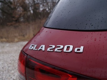 Mercedes Benz GLA 220D 4Matic 8AT &ndash; Na plus