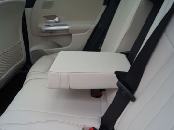 Mercedes Benz GLA 220D 4Matic 8AT &ndash; Na plus