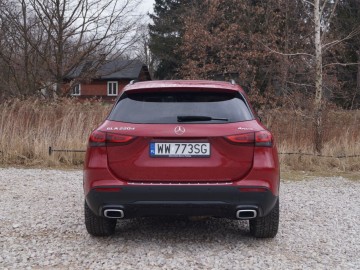 Mercedes Benz GLA 220D 4Matic 8AT &ndash; Na plus