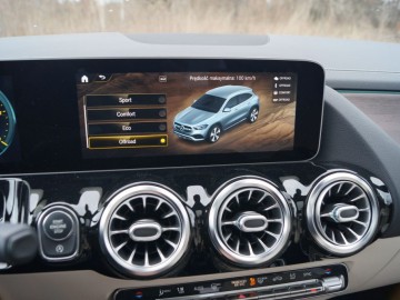 Mercedes Benz GLA 220D 4Matic 8AT &ndash; Na plus