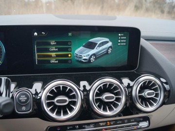 Mercedes Benz GLA 220D 4Matic 8AT &ndash; Na plus