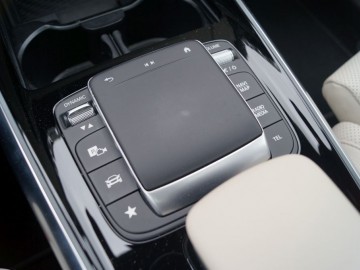 Mercedes Benz GLA 220D 4Matic 8AT &ndash; Na plus