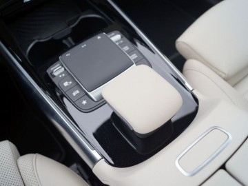 Mercedes Benz GLA 220D 4Matic 8AT &ndash; Na plus